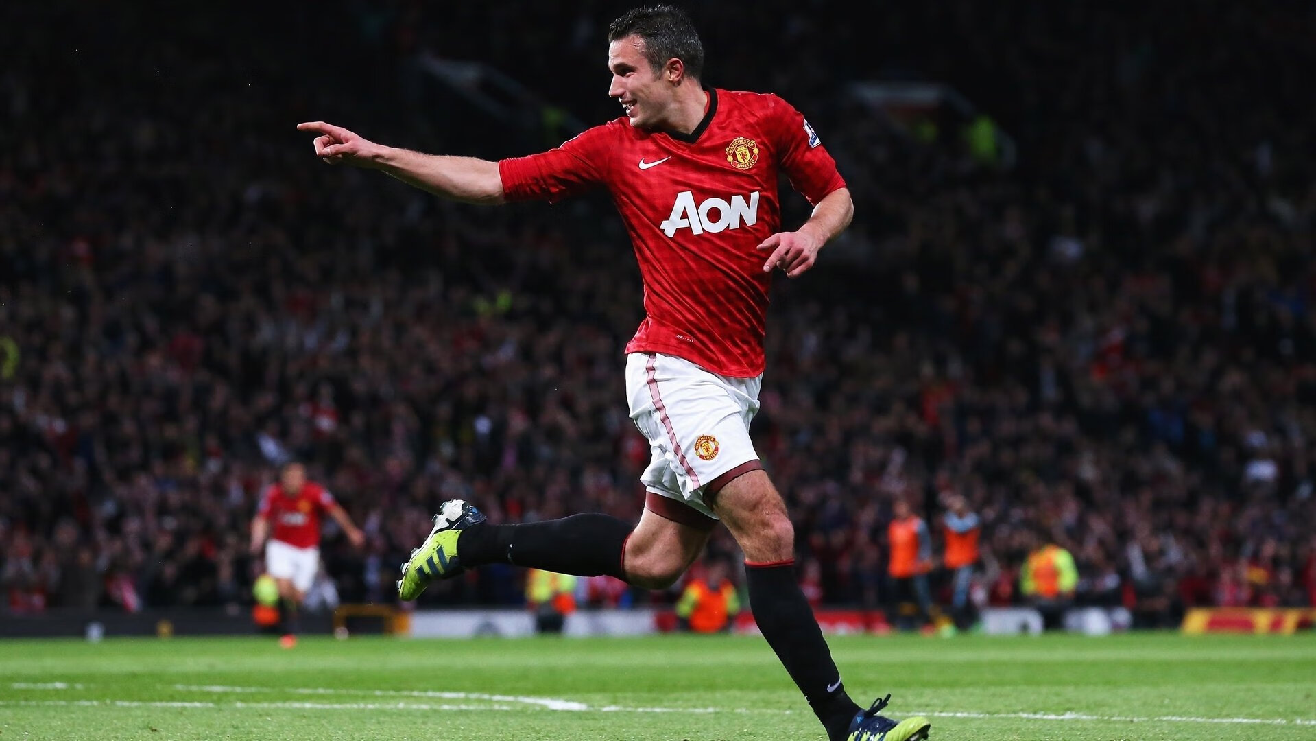 五大联赛进攻套路不断翻新带动整体提升,五大联赛进攻型球队